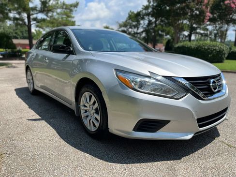 Used 2018 Nissan Altima 2.5 S w/ S Convenience Package FWD image 7