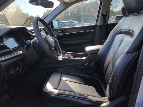 Used 2024 Jeep Grand Cherokee Limited 4xe image 14