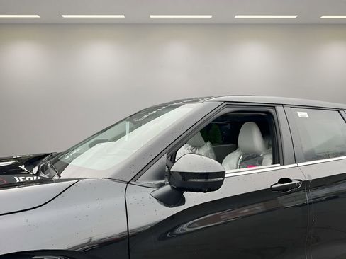 New 2026 Mitsubishi Outlander SE AWD/4WD image 11