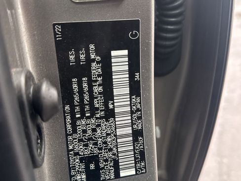 Used 2023 Lexus GX 460 Premium w/ Premium Package image 30