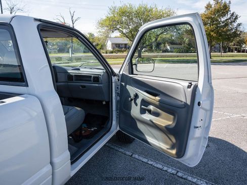Used 1997 Dodge Ram 2500 Truck 2WD Regular Cab image 36