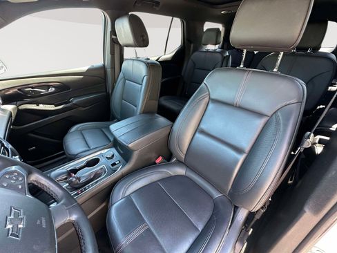 Used 2023 Chevrolet Traverse RS AWD/4WD image 23