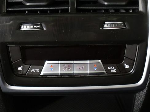 Used 2025 BMW X7 M60i w/ Executive Package AWD/4WD image 64