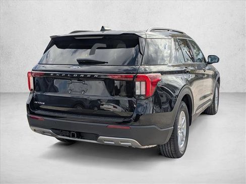 New 2026 Ford Explorer Active w/ Active Comfort Package image 2