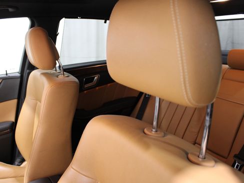 Used 2012 Mercedes-Benz E 350 4MATIC Sedan image 4