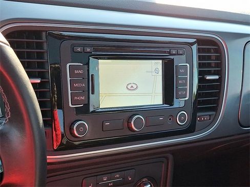 Used 2013 Volkswagen Beetle R-Line image 11