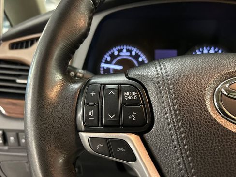 Used 2020 Toyota Sienna Limited Premium AWD/4WD image 13