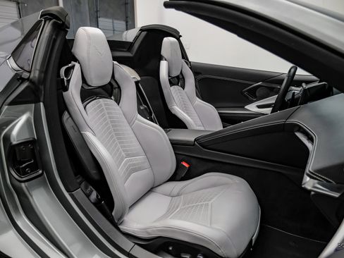 Used 2022 Chevrolet Corvette Stingray 2LT Z51 Performance & w/ Z51 Performance Package image 61