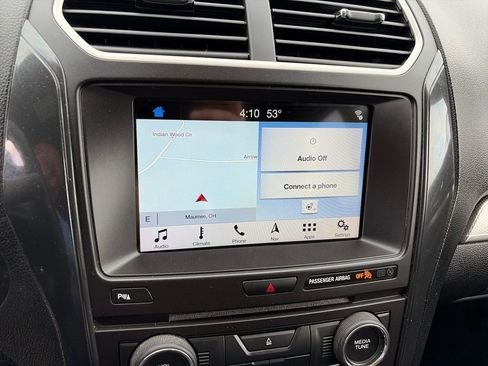 Used 2018 Ford Explorer XLT w/ Equipment Group 202A AWD/4WD image 20