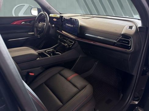Used 2025 Chevrolet Traverse RS w/ LPO, Floor Liner Package FWD image 29