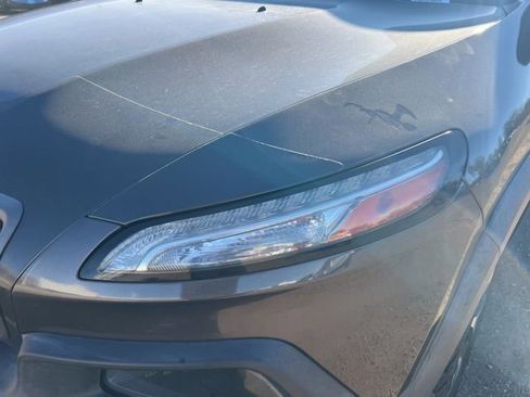 Used 2016 Jeep Cherokee Trailhawk w/ Cold Weather Group image 10