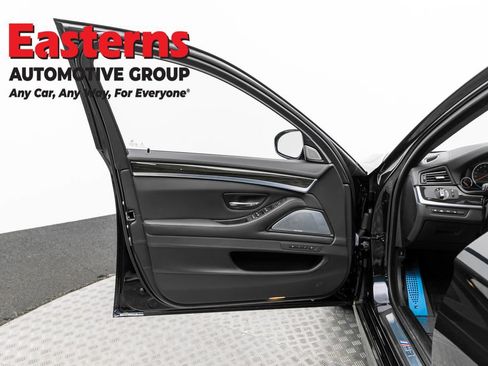 Used 2015 BMW M5 RWD image 13