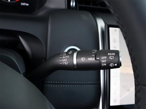 Used 2025 Land Rover Discovery Sport Dynamic SE AWD/4WD image 34