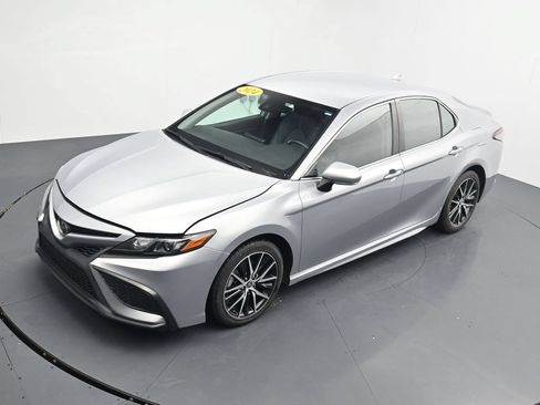 Used 2024 Toyota Camry SE FWD image 27
