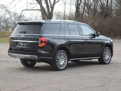 Used 2023 Ford Expedition Limited image 27