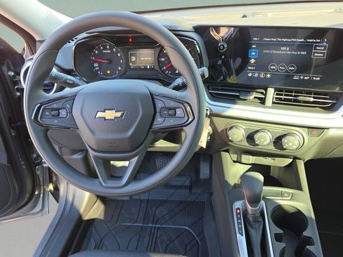 New 2026 Chevrolet Trax LS image 25