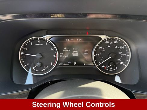 Used 2025 Nissan Pathfinder SV AWD/4WD image 16