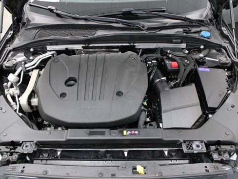 Used 2022 Volvo S60 B5 Momentum AWD/4WD image 13