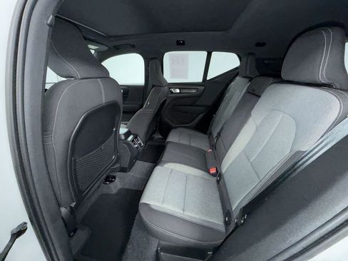 Used 2025 Volvo XC40 B5 Core image 5