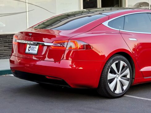 Used 2020 Tesla Model S Long Range Plus AWD/4WD image 10
