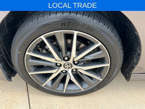 Used 2023 Toyota Camry XLE w/ Cold Weather Package FWD image 11