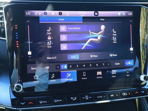 New 2025 Jeep Wagoneer Base w/ Premium Group I image 8