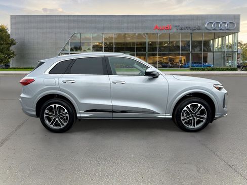 New 2026 Audi Q5 Premium AWD/4WD image 2