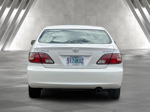 Used 2003 Lexus ES 330 FWD image 4