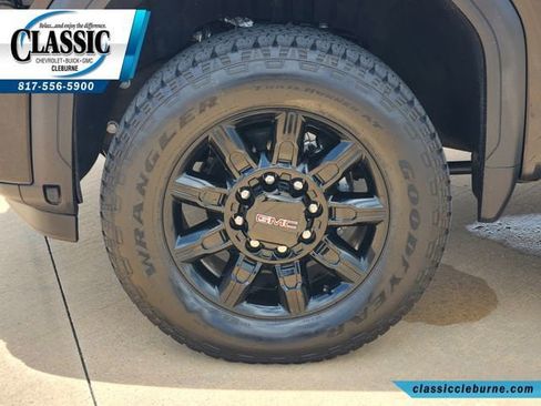 Used 2025 GMC Sierra 2500 AT4 w/ Technology Package AWD/4WD image 13