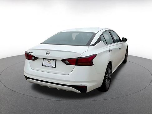 Used 2025 Nissan Altima 2.5 SV image 12