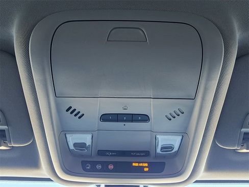 Used 2018 Chevrolet Equinox LT image 22