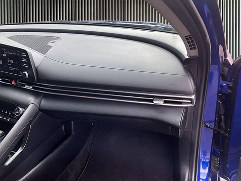 Used 2023 Hyundai Elantra SEL w/ Cargo Package image 16