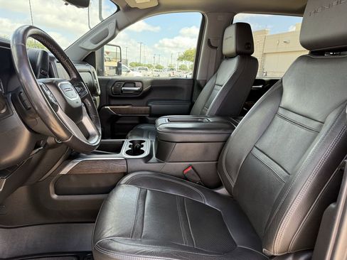 Used 2022 GMC Sierra 3500 Denali w/ Denali Black Diamond Edition AWD/4WD image 24