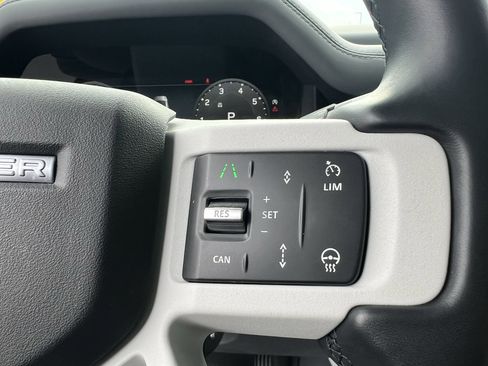 Used 2025 Land Rover Defender 110 S image 22