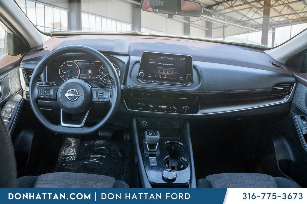 Used 2022 Nissan Rogue SV AWD/4WD image 4