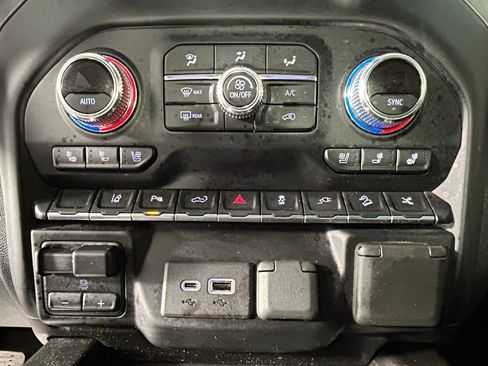 Used 2021 GMC Sierra 2500 Denali w/ Denali Ultimate Package image 22