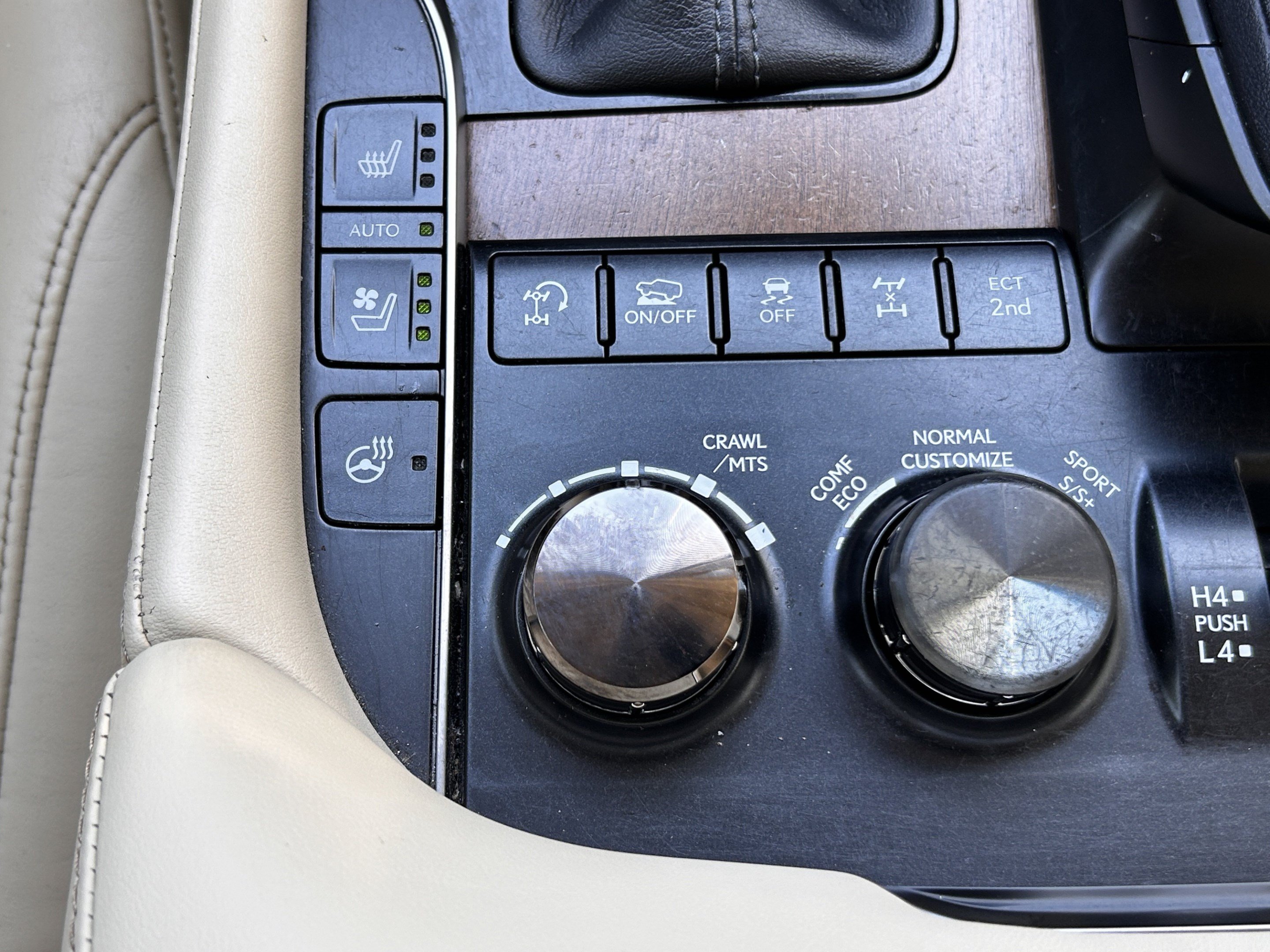 Used 2017 Lexus LX 570 4WD w/ Luxury Package image 73