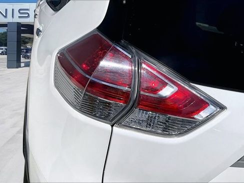 Used 2016 Nissan Rogue SL image 20