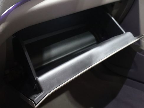 Used 2017 Chevrolet Malibu LT image 30