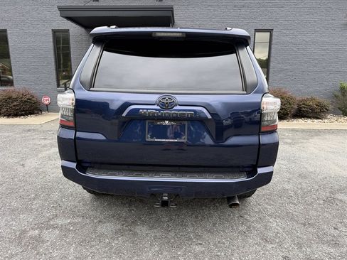 Used 2021 Toyota 4Runner SR5 Premium w/ Moonroof Package AWD/4WD image 5