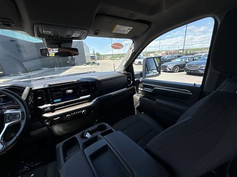 Used 2025 Chevrolet Silverado 2500 LT w/ Convenience Package AWD/4WD image 11