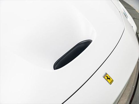 Used 2022 Ferrari F8 Tributo RWD image 21