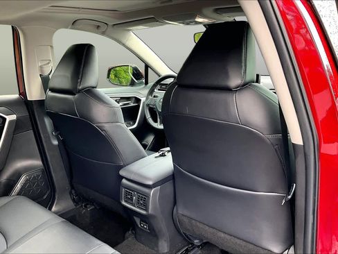 Used 2022 Toyota RAV4 XLE Premium FWD image 20