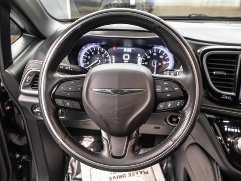 Used 2021 Chrysler Pacifica Limited w/ Uconnect Theater Family Group AWD/4WD image 25
