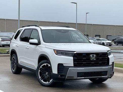 New 2026 Honda Pilot image 2
