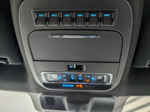 Used 2025 Ford F350 Platinum AWD/4WD image 27