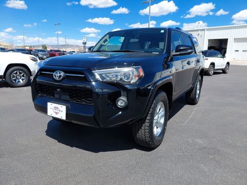 Certified 2022 Toyota 4Runner SR5 Premium AWD/4WD image 9