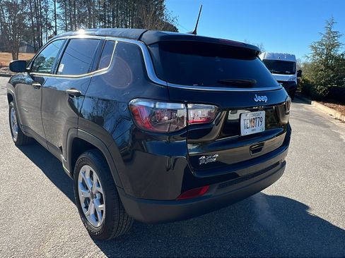 Certified 2025 Jeep Compass Sport image 10