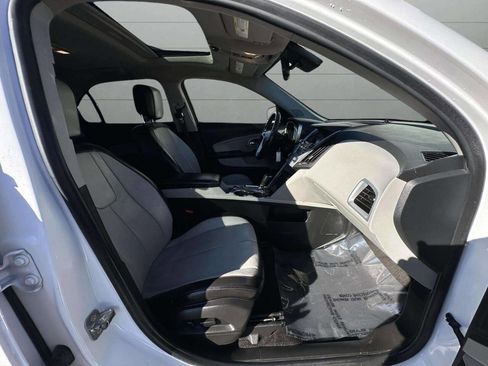 Used 2016 Chevrolet Equinox LTZ w/ Enhanced Convenience Package image 27