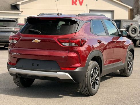 Used 2025 Chevrolet TrailBlazer LT w/ LT Cold Weather Package image 5